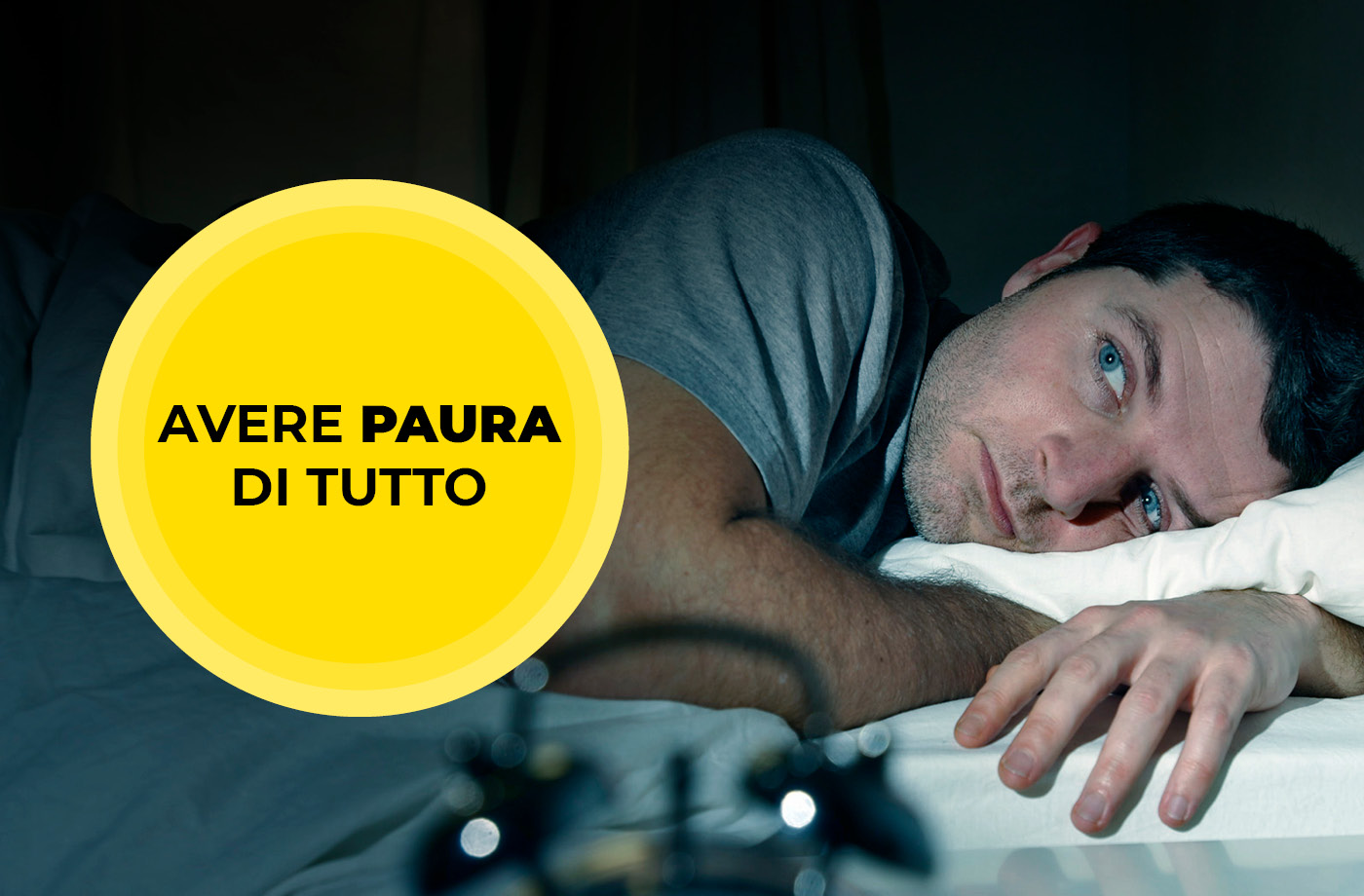 Uomo sveglio nel cuore della notte perché afflitto da Pantofobia